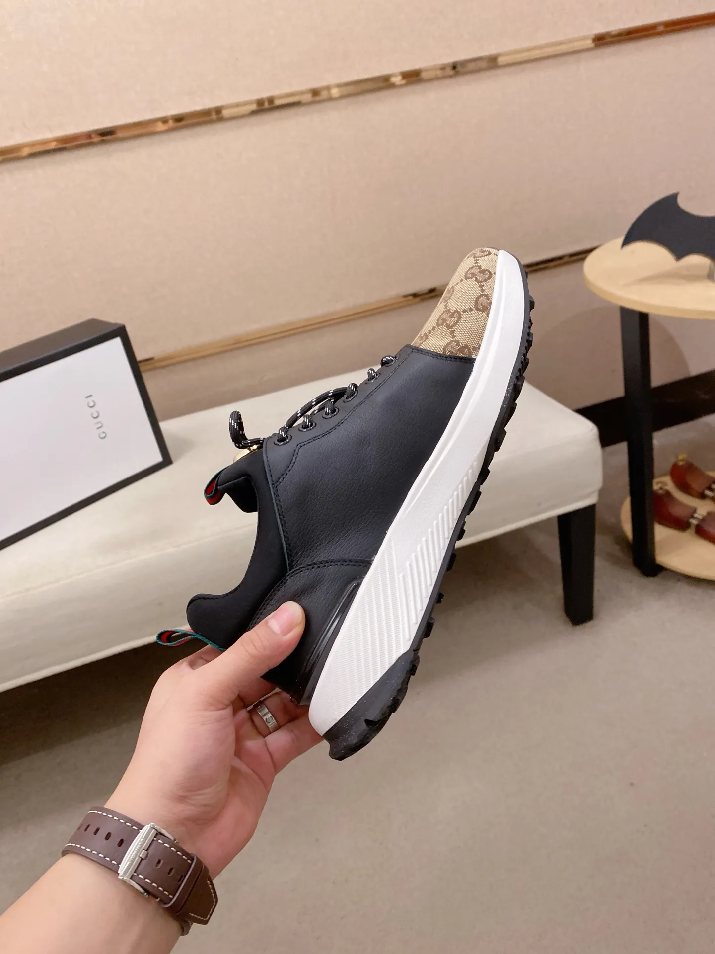 Men's clothing and shoes💰:462💰 (GUCCI) The latest model from the official website🎁🎁Casual and fashionable men's shoes👟, hot style💥The version is simple and elegant, exclusive for trendy men. The unique latest brand elements from the official website👑Original Gucci decoration, fashionable and generous, the fabric is original cowhide ✅Mesh breathable lining, the official website specifies wear-resistant casual outsole, the classic model is taken in kind at the counter🎬38-44 (can be customized for 45 non-refundable)